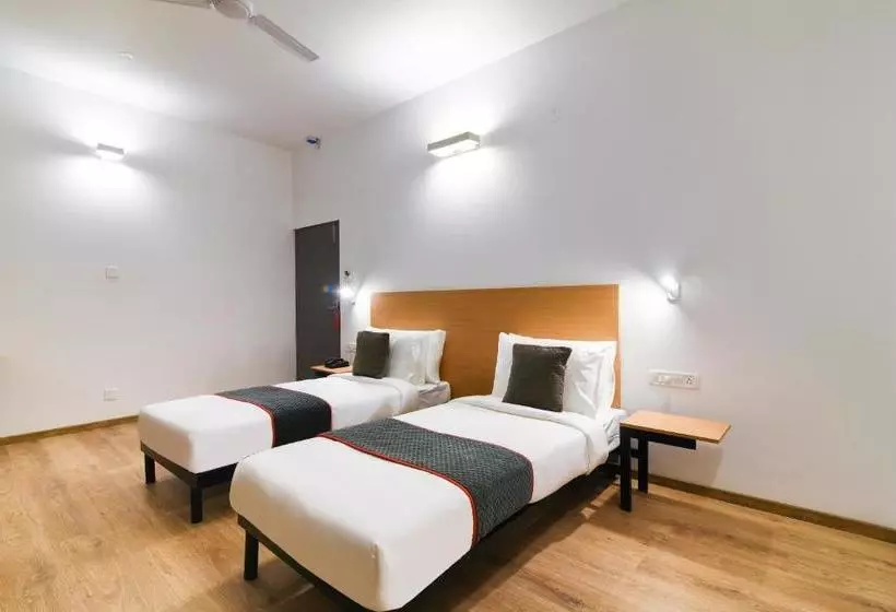 هتل Oyo Townhouse 239 Venue  Airport