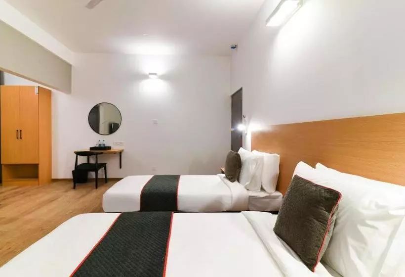 هتل Oyo Townhouse 239 Venue  Airport