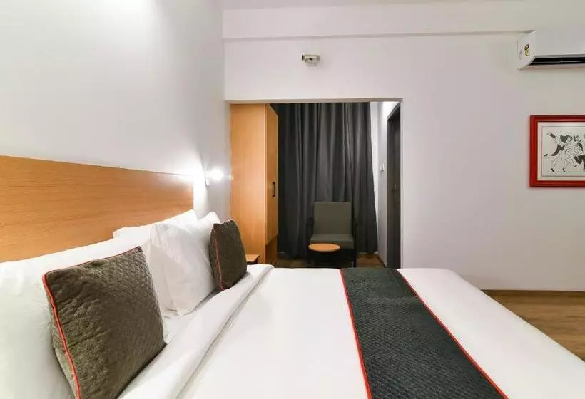 هتل Oyo Townhouse 239 Venue  Airport