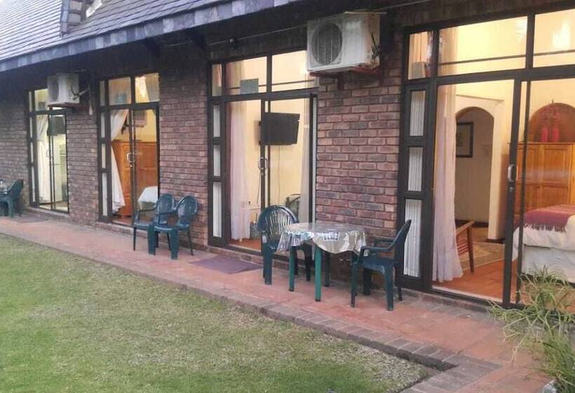 ペンション Harties Wellness Centre & Accommodation