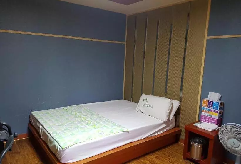 Plus Motel