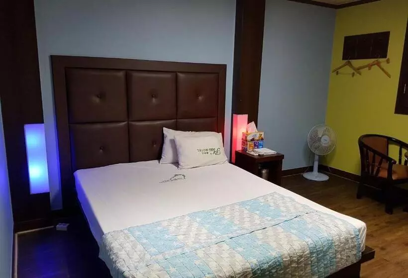 Plus Motel