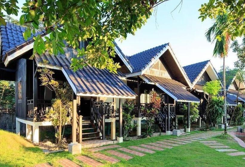 בית מלון כפרי Sansan Resort