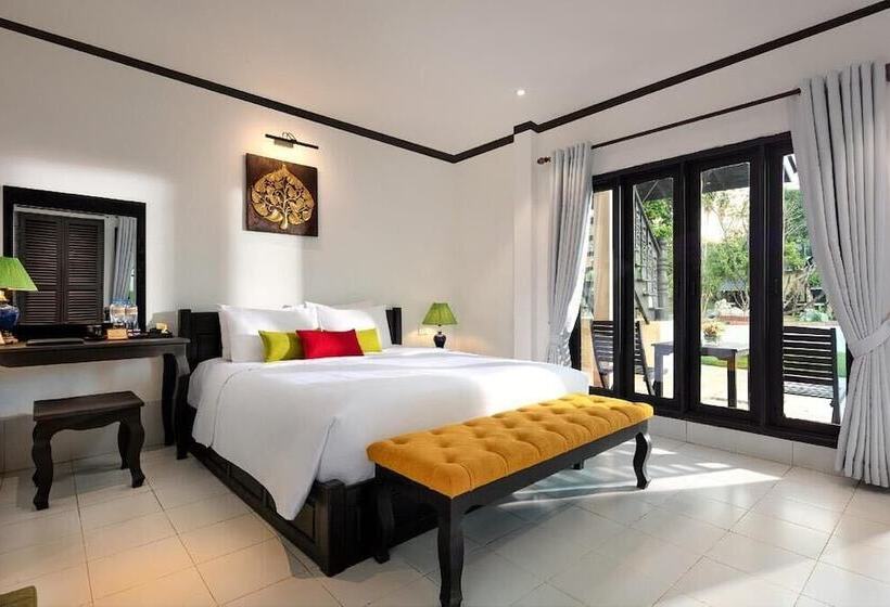 בית מלון כפרי Sansan Resort