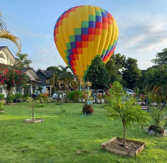 בית מלון כפרי Sansan Resort