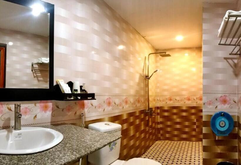 בית מלון כפרי Sansan Resort