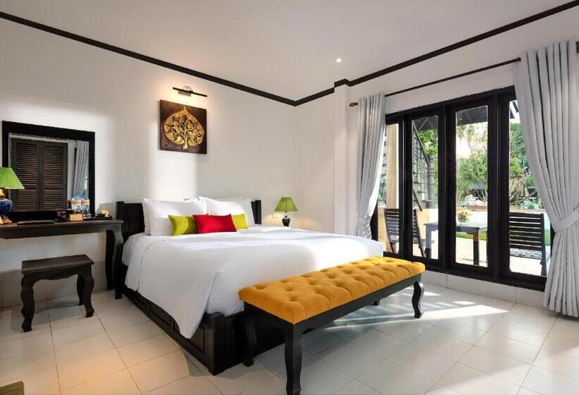 בית מלון כפרי Sansan Resort