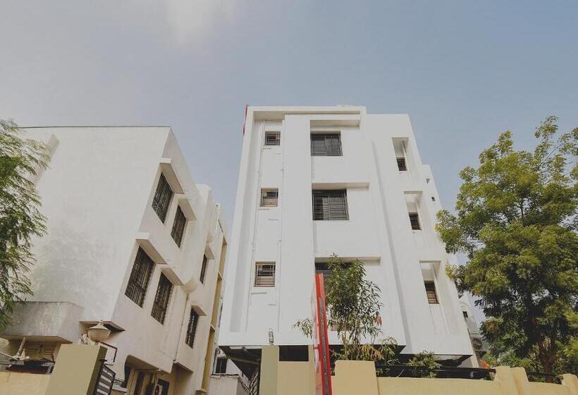 فندق White House Regency