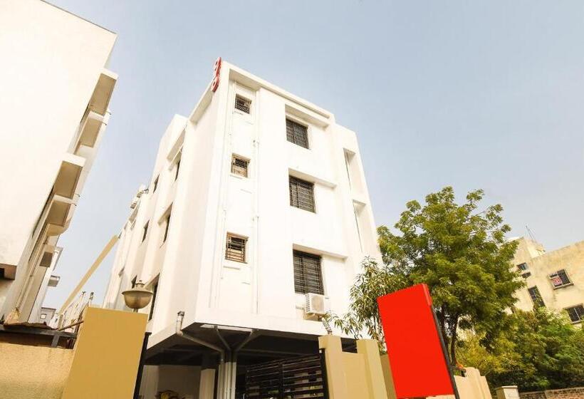 فندق White House Regency