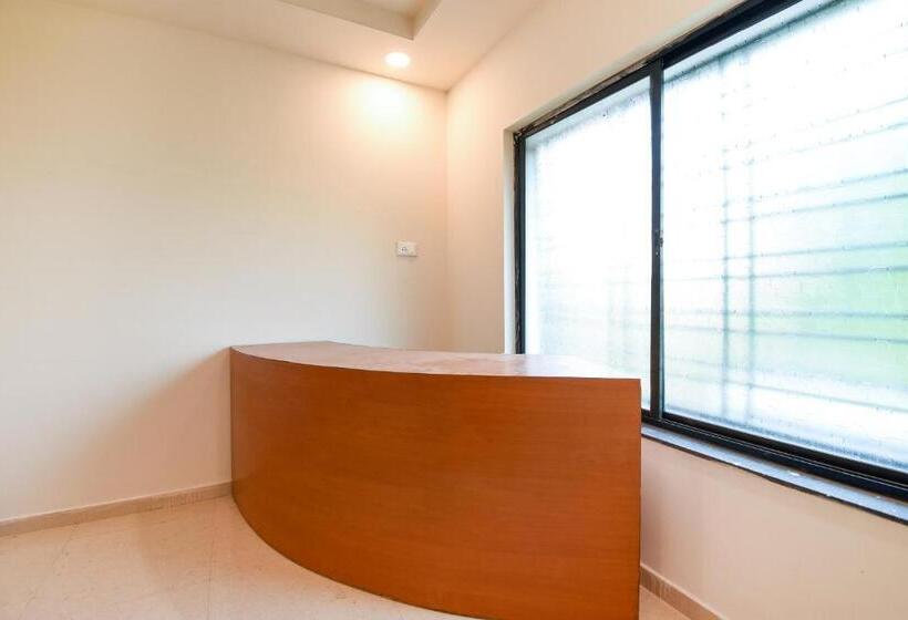 فندق White House Regency