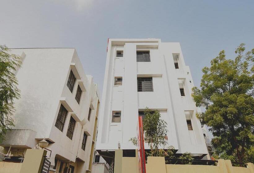 فندق White House Regency