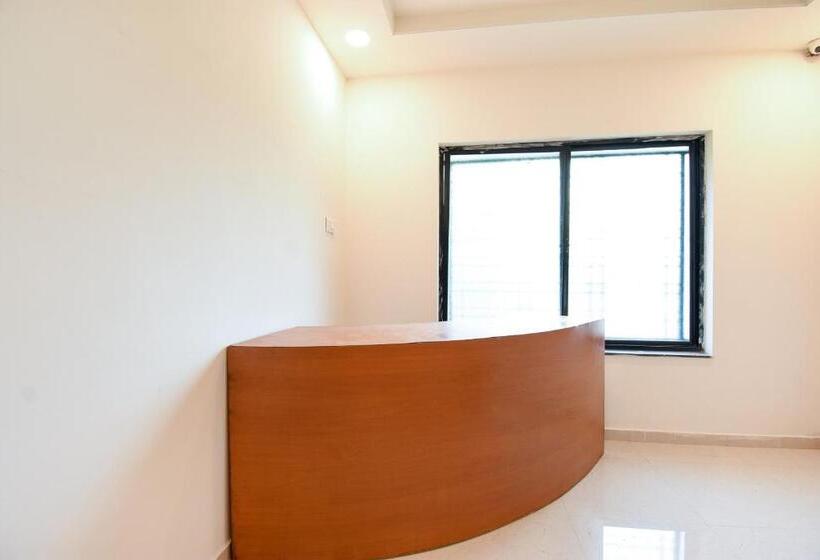 فندق White House Regency