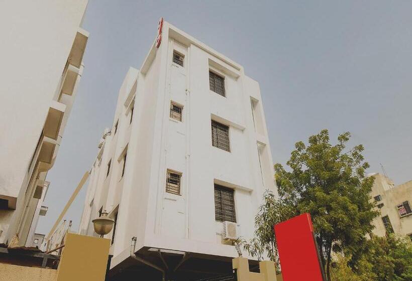 فندق White House Regency