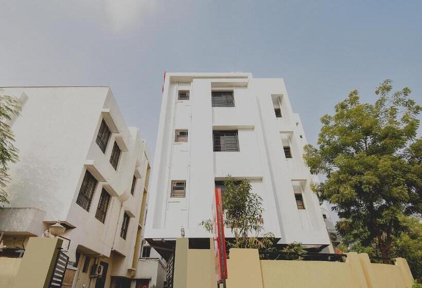 فندق White House Regency