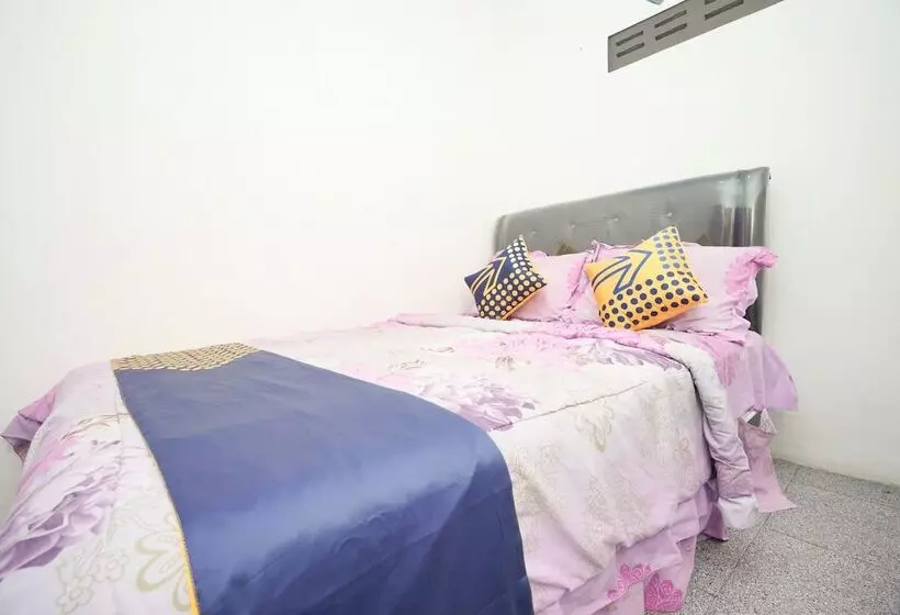 Hotelli Spot On 2327 Dome