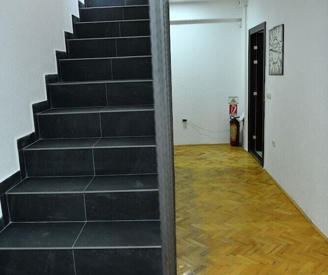 Hostel & Apartments Academy