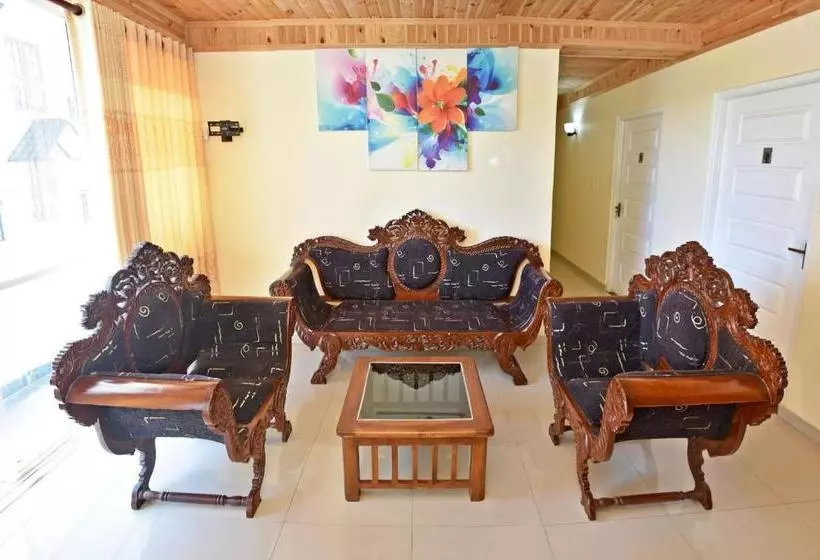 هتل Oyo 487 Sudha Ozone Freeze