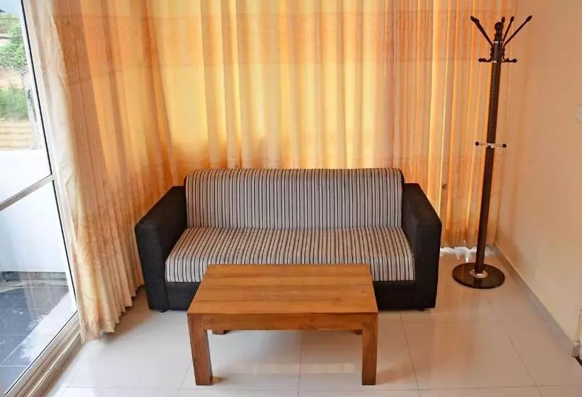 هتل Oyo 487 Sudha Ozone Freeze