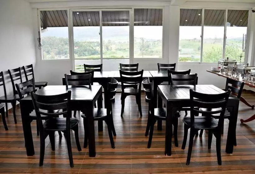 هتل Oyo 487 Sudha Ozone Freeze