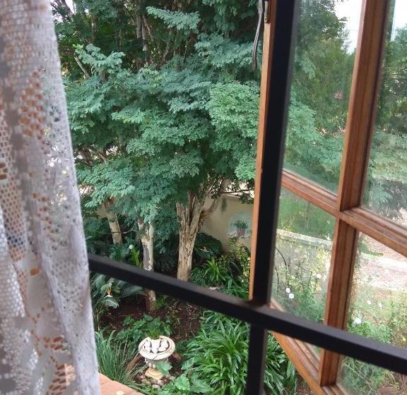 تختخواب و صبحانه Aan Die Voet Van Die Magalies