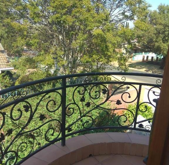 تختخواب و صبحانه Aan Die Voet Van Die Magalies