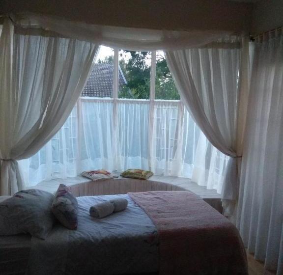 تختخواب و صبحانه Aan Die Voet Van Die Magalies