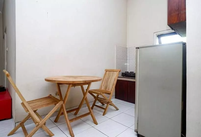 Hotelli Spot On 2414 Homestay Potroyudan Syariah