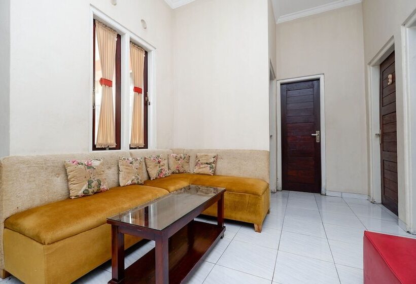 فندق Spot On 2414 Homestay Potroyudan Syariah