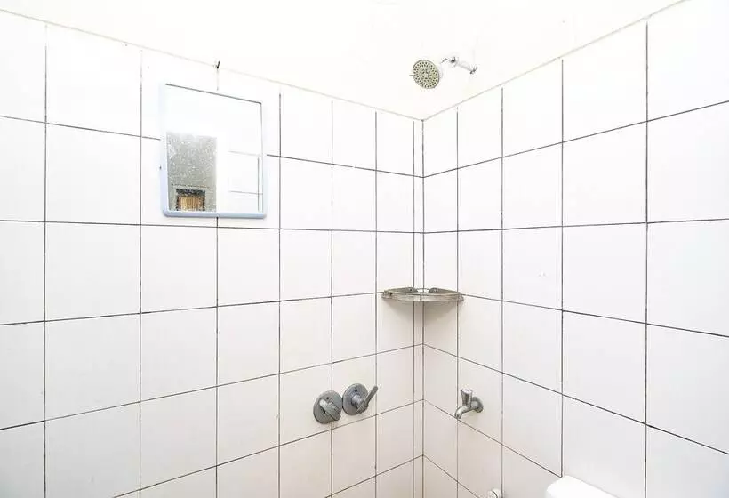 Hotelli Spot On 2414 Homestay Potroyudan Syariah