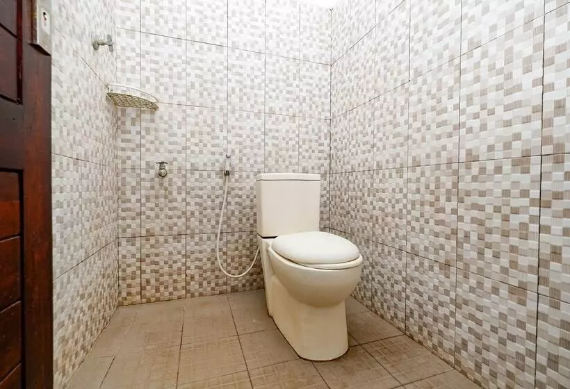 Hotelli Spot On 2414 Homestay Potroyudan Syariah