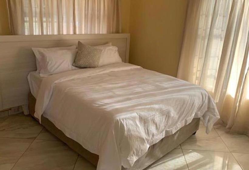 פנסיון Nyota Guesthouse