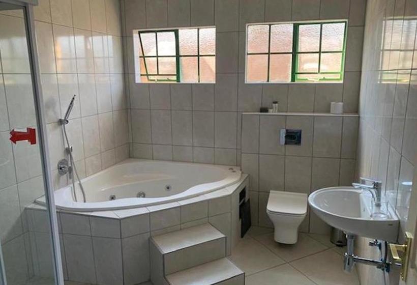 פנסיון Nyota Guesthouse