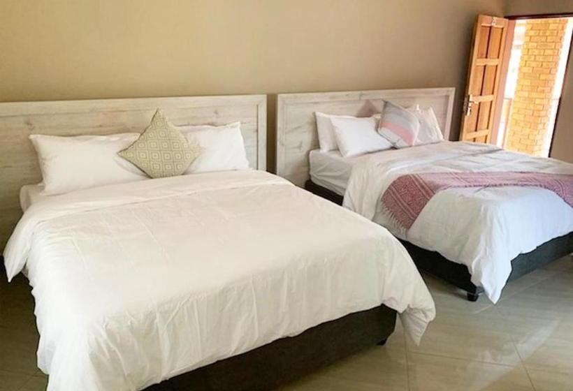 פנסיון Nyota Guesthouse