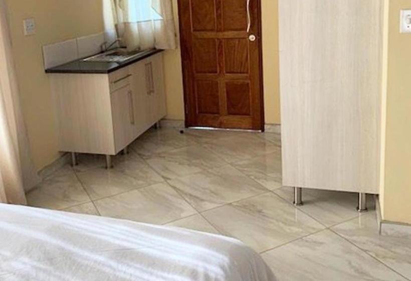 פנסיון Nyota Guesthouse