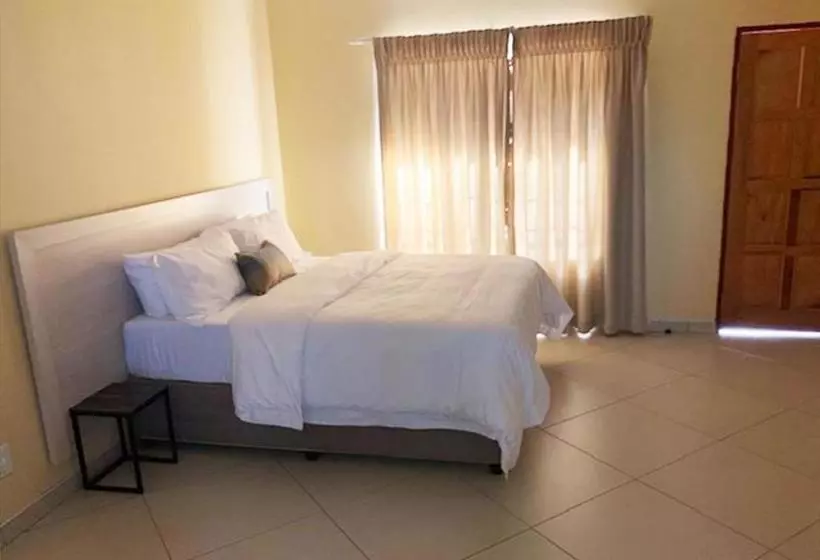 پانسیون Nyota Guesthouse
