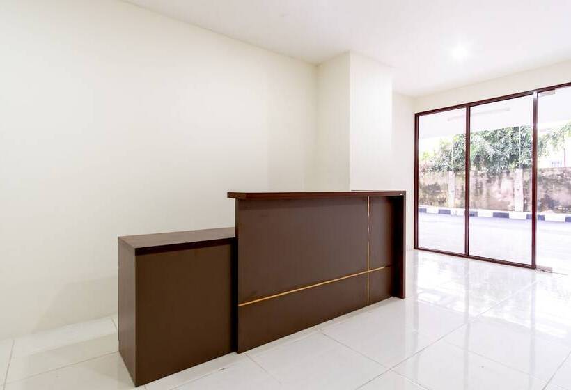 فندق Oyo Flagship 1481 Apartemen Sentraland Medan