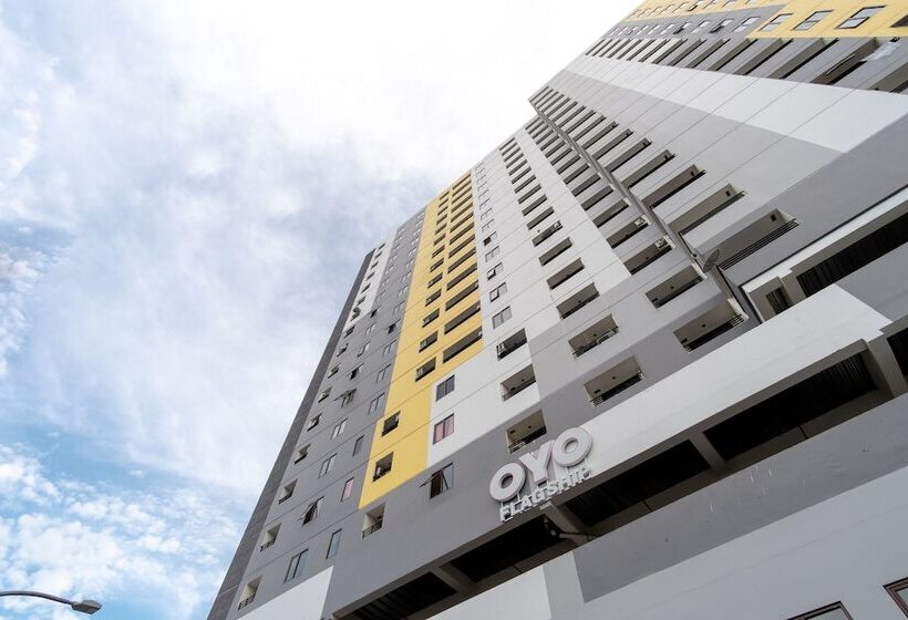 فندق Oyo Flagship 1481 Apartemen Sentraland Medan