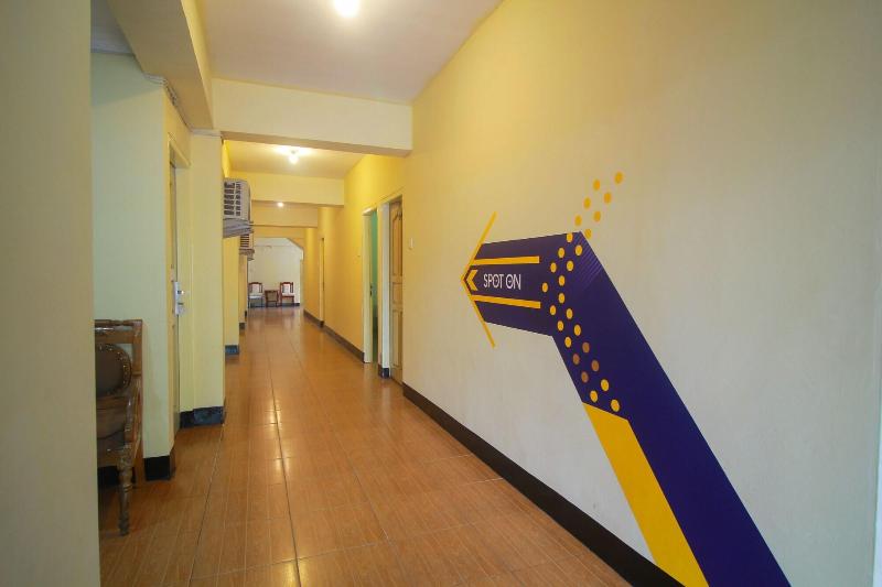 فندق Spot On 2305 Andys Nur Penginapan