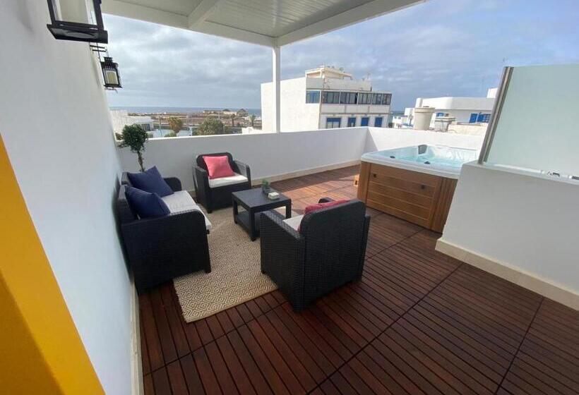 هاستل Lantia Rooftop House