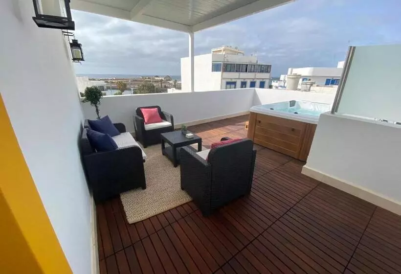 ユースホステル Lantia Rooftop House