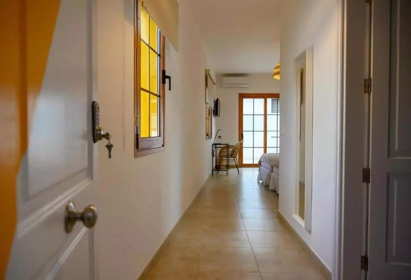 ユースホステル Lantia Rooftop House