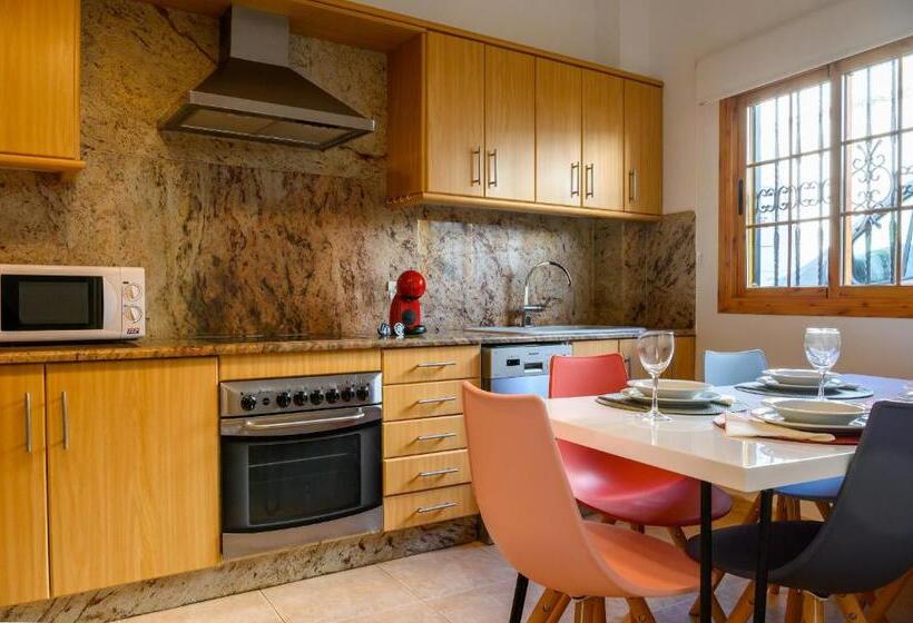 هاستل Lantia Rooftop House