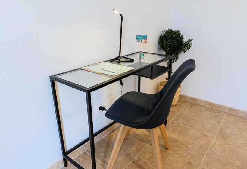 هاستل Lantia Rooftop House