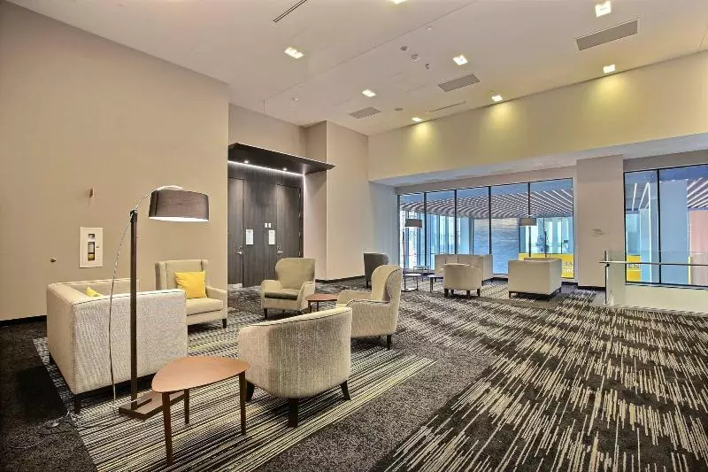 ホテル Courtyard By Marriott Montreal Brossard