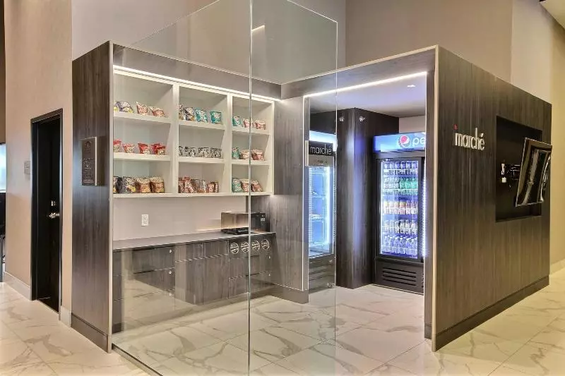 ホテル Courtyard By Marriott Montreal Brossard