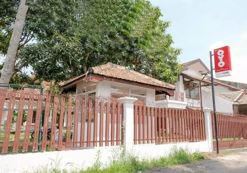ホテル Oyo 1376 Kina Family Residence