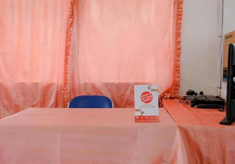 فندق Oyo 1376 Kina Family Residence