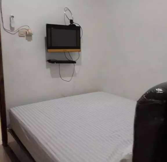 Hotelli Oyo 2237 Azzam Residence Syariah