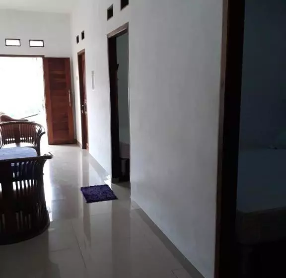 Hotelli Oyo 2237 Azzam Residence Syariah