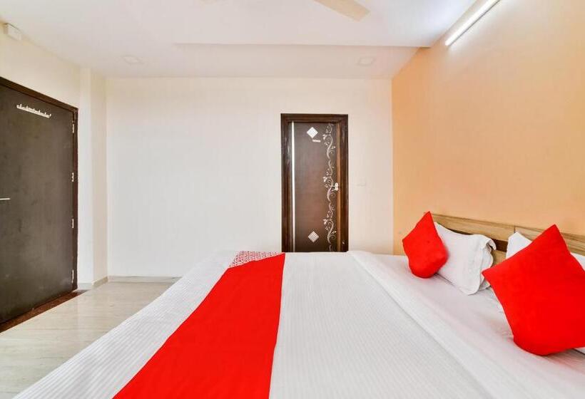 Отель Oyo 61373 Paradise